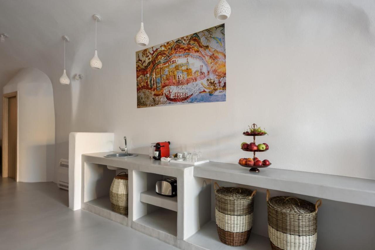 White Dream Suites Fira  Luaran gambar