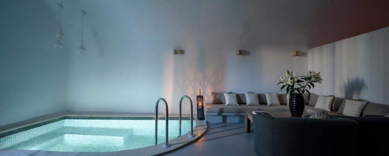 White Dream Suites Fira  Luaran gambar